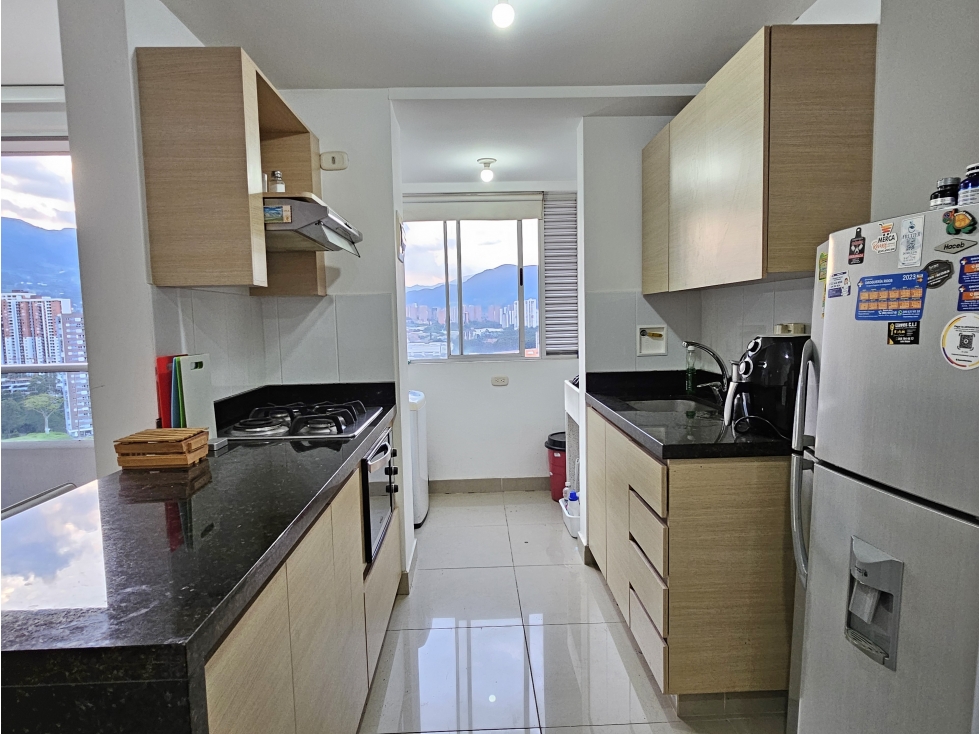 Apartamento de 3 alcobas en venta. Sabaneta, Tres Esquinas — foto 5