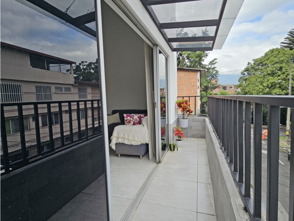 Apartamento dúplex de 3 alcobas en venta. Medellín, Santa Fé — foto 4