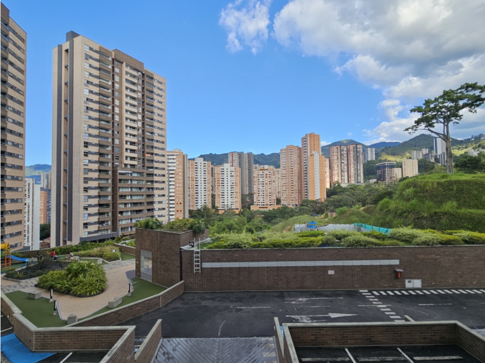 Apartamento de 3 alcobas en venta. Sabaneta, Tres Esquinas — foto 3