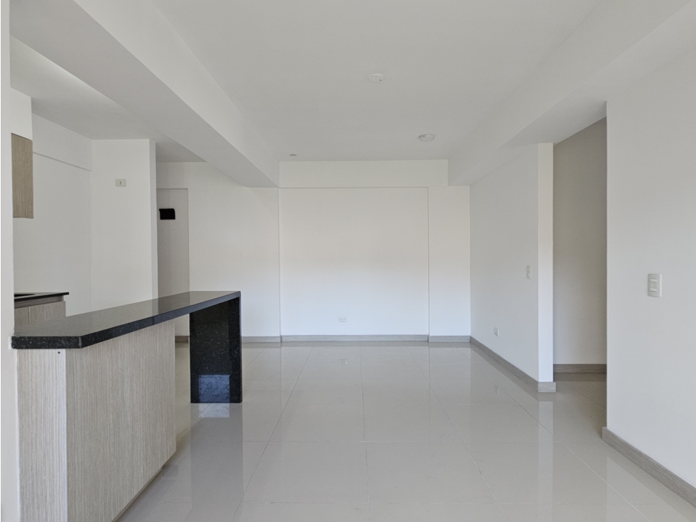 Apartamento de 3 alcobas en venta. Sabaneta, Tres Esquinas — foto 4