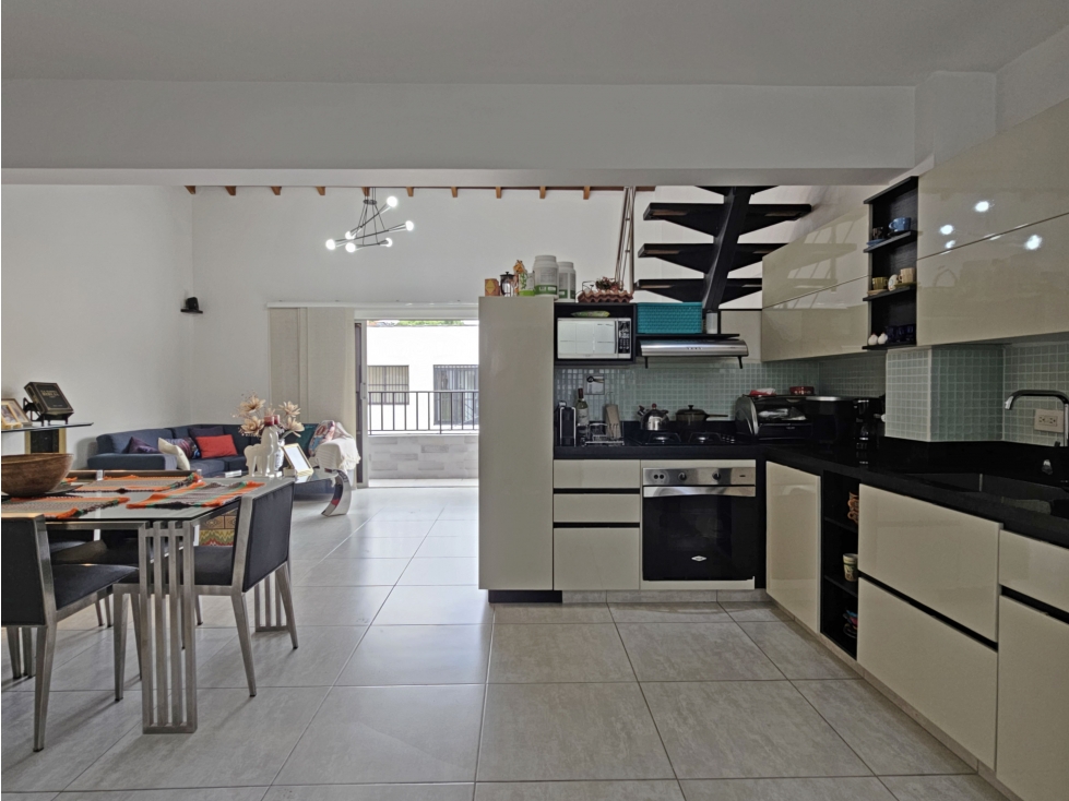Apartamento dúplex de 3 alcobas en venta. Medellín, Santa Fé — foto 5
