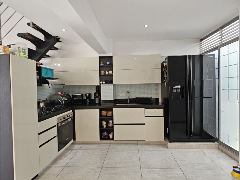 Apartamento dúplex de 3 alcobas en venta. Medellín, Santa Fé — foto 6