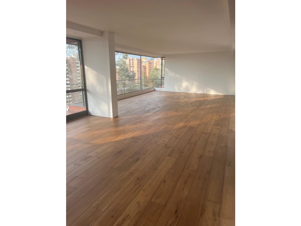 Excelente apartamento en cerros Orientales