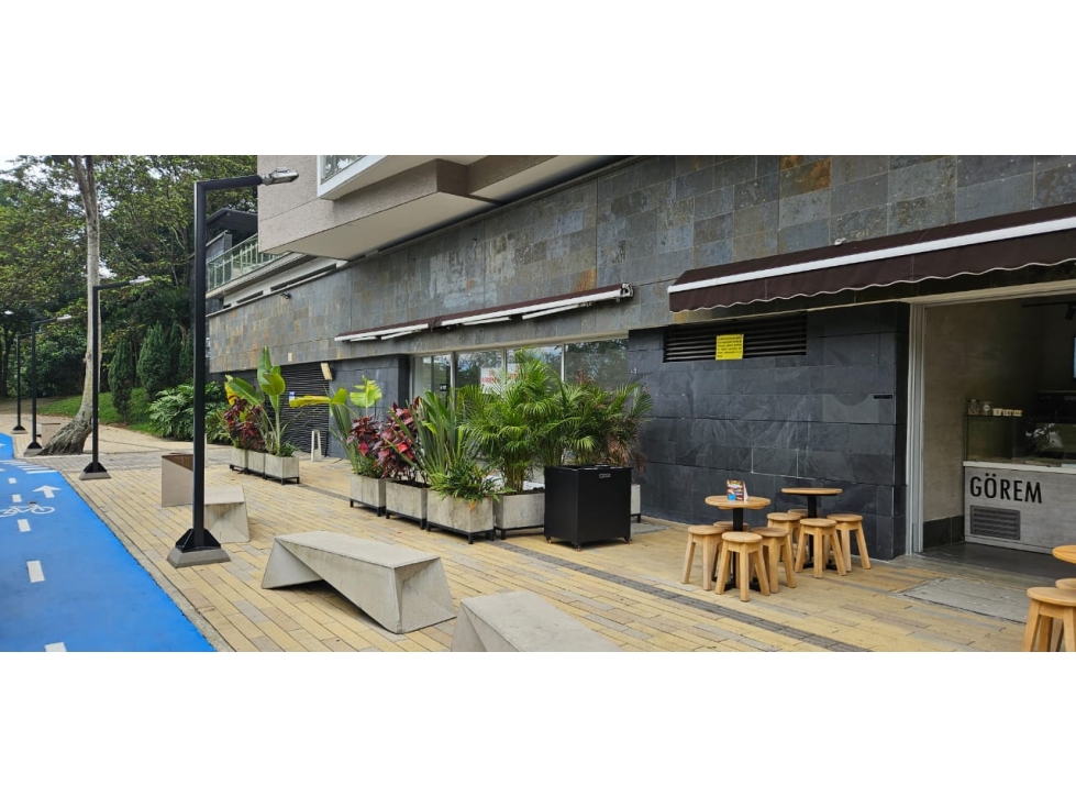 Se arrienda local comercial en Av Centenario, Armenia