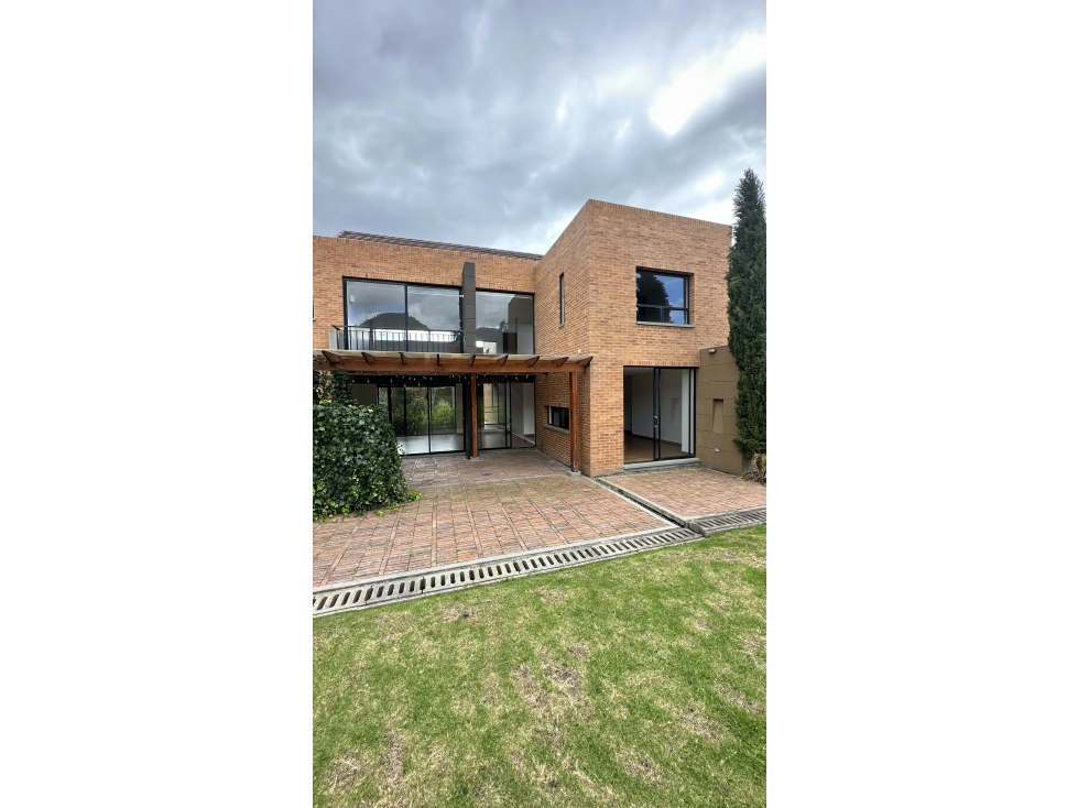 ARRIENDO/VENDO CASA EN REFUGIO DEL VALLE — foto 2