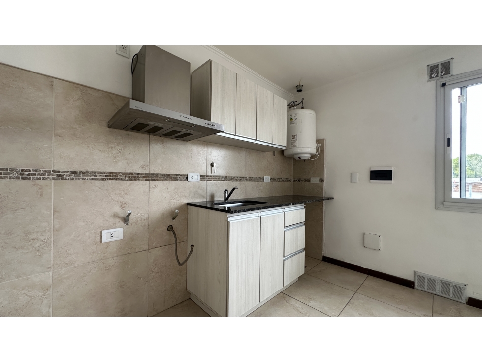 VENTA DEPARTAMENTO 1 DORMITORIO /COCHERA — foto 3