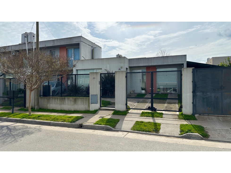 CASA EN VENTA EN BARRIO PROCREAR