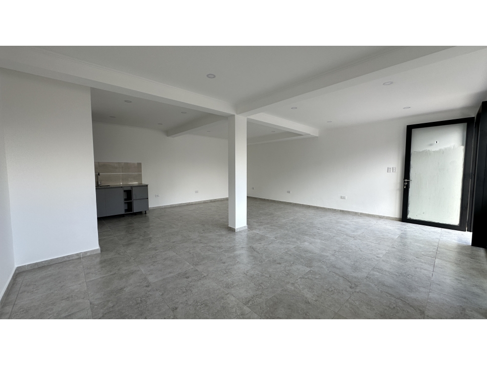 LOCAL COMERCIAL A LA VENTA - 1
