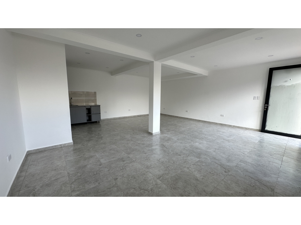 LOCAL COMERCIAL A LA VENTA - 2