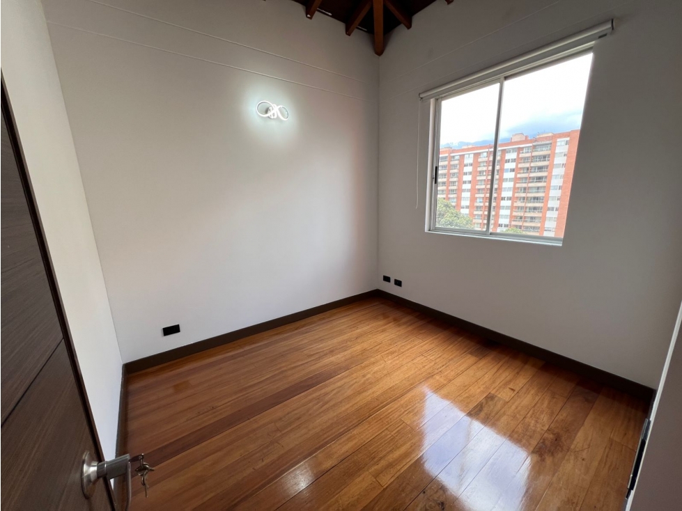 VENDO EN ENVIGADO PENTHOUSE DUPLEX, DOS PARUEADEROS — foto 3
