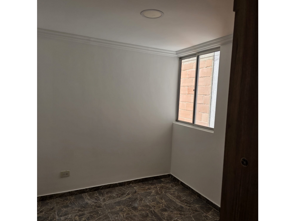 VENDO APARTAMENTO EN NIQUIA, EDIFICIO CORAL, PARQUEADERO — foto 3