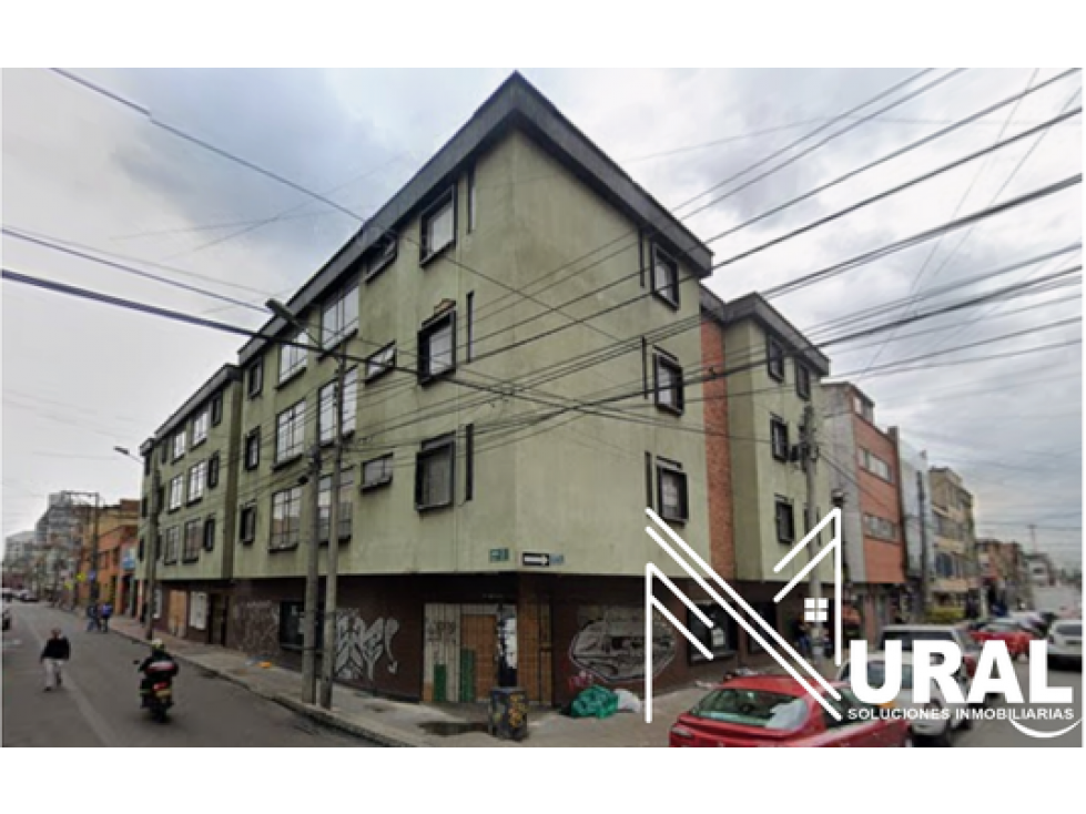 Locales Comercial y Edificio en Sector Siete de Agosto, Bogotá