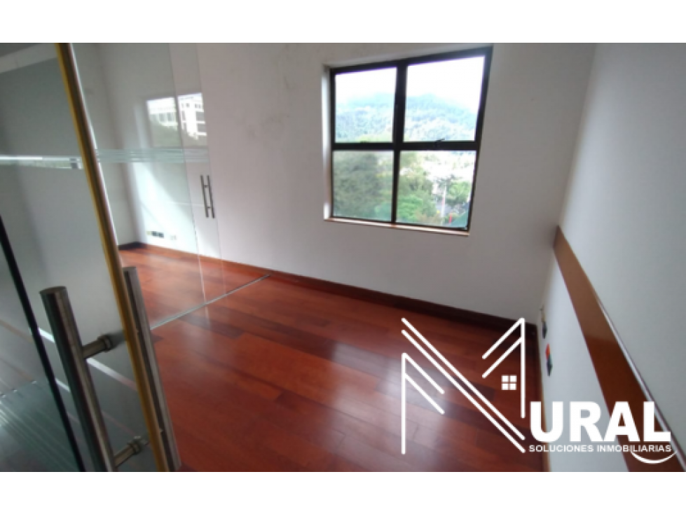 Oficinas Comerciales en C.C Hacienda Santa Barbara, Bogotá — foto 3
