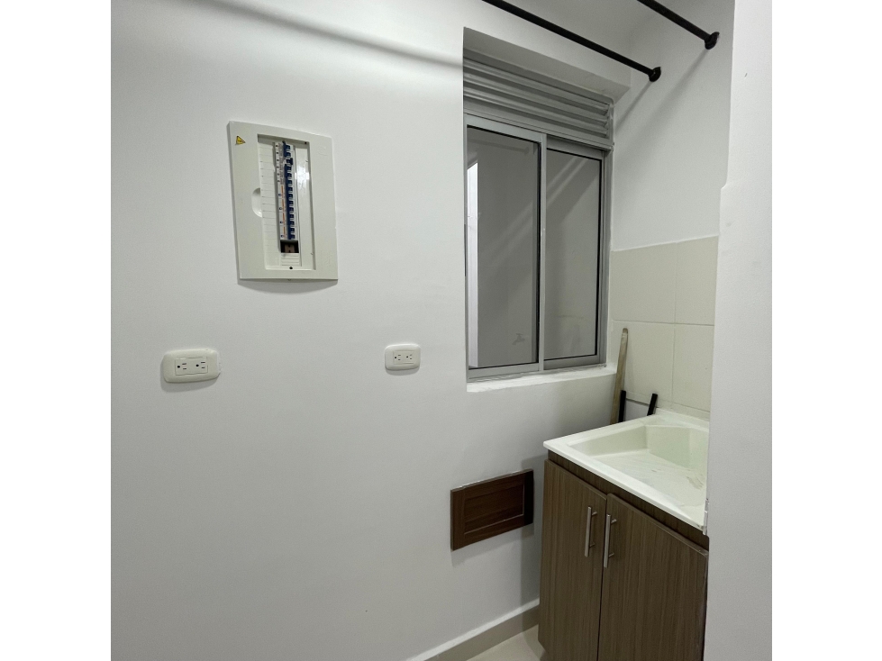 APARTAMENTO EN ARRIENDO PISO 10 CONJUNTO TORINO — foto 3