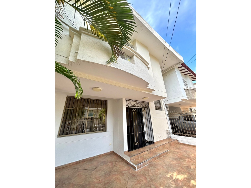 HERMOSA CASA EN VENTA UBICADA EN MIRAMAR DUPLEX