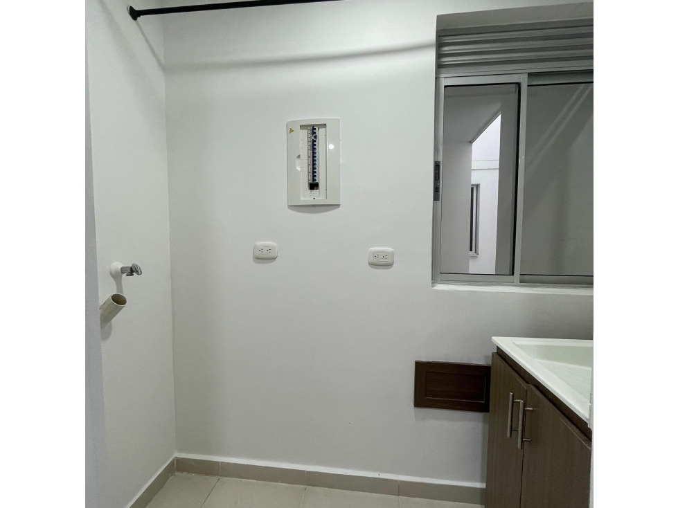 APARTAMENTO EN ARRIENDO PISO 10 CONJUNTO TORINO — foto 4