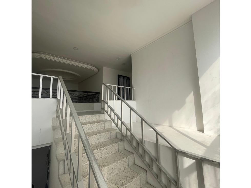 CASA COMERCIAL EN ARRIENDO BETANIA — foto 5