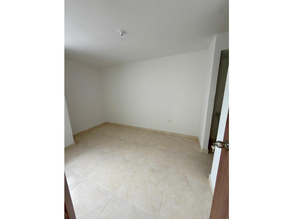 APARTAMENTO EN ARRIENDO MIRAMAR PISO 5 conjunto Firenze — foto 4