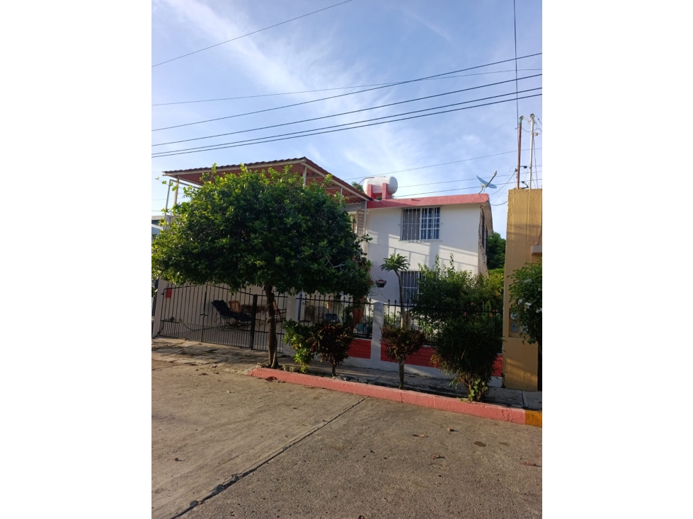 VENTA CASA FRACCIONAMIENTO FAJA DE ORO NARANJOS VERACRUZ - 2