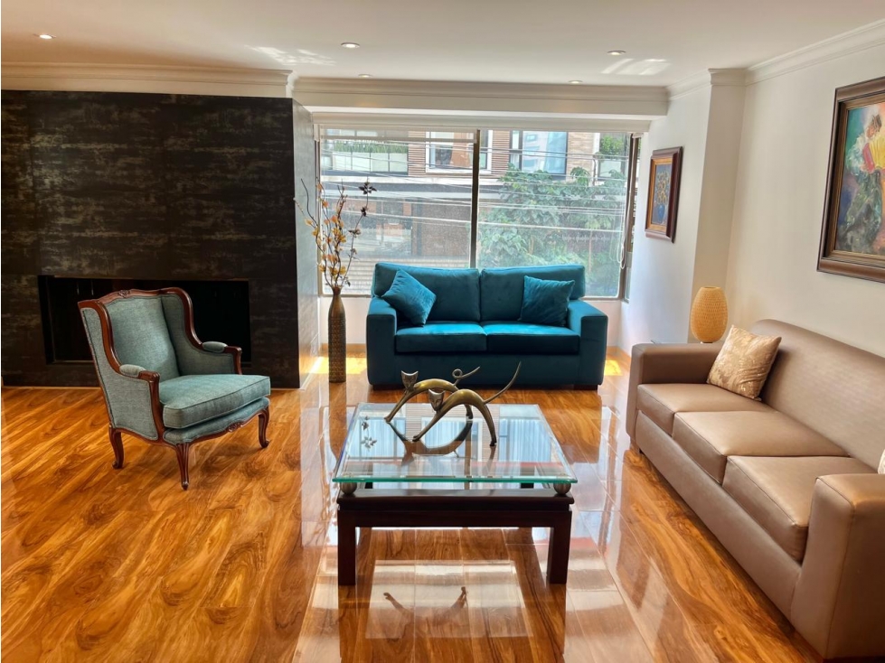 VENDEMOS APARTAMENTO PARA REMODELAR CON TERRAZA EN SAN PATRICIO — foto 2