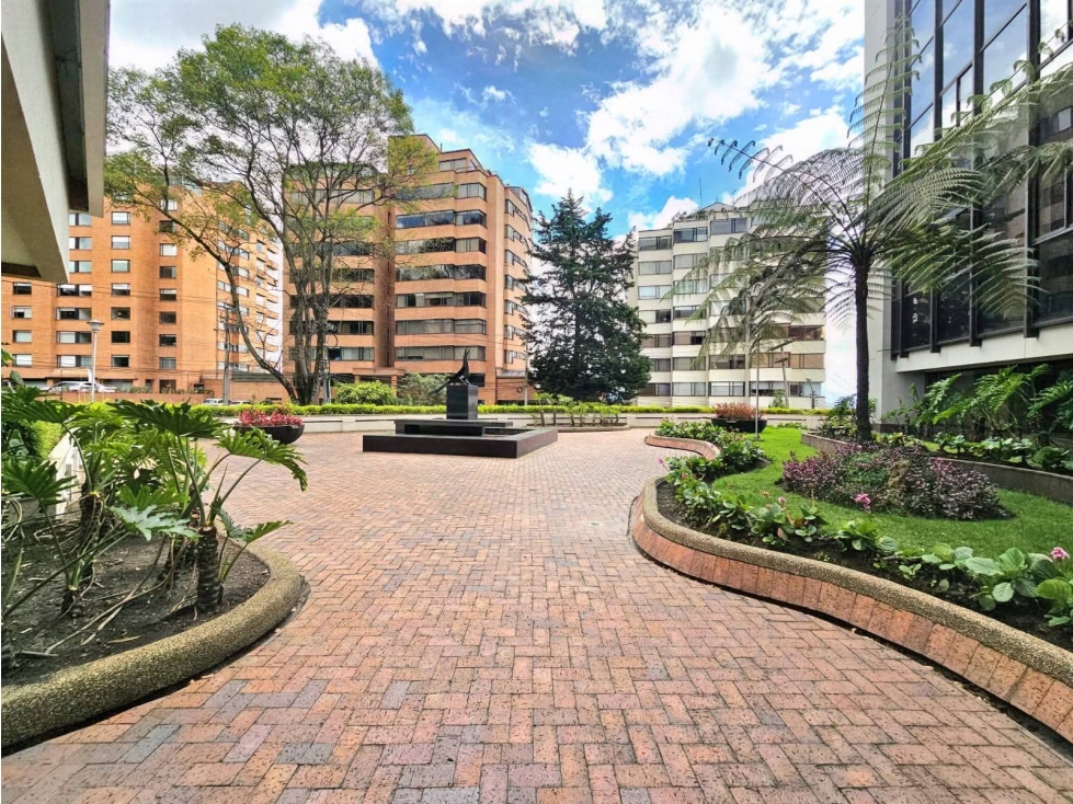 VENDO HERMOSO APARTAMENTO CLASICO DUPLEX EN EL REFUGIO