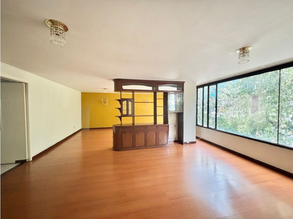 Vendo para remodelar apto en Chicó Reservado — foto 2