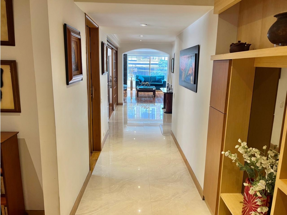 VENDEMOS APARTAMENTO PARA REMODELAR CON TERRAZA EN SAN PATRICIO