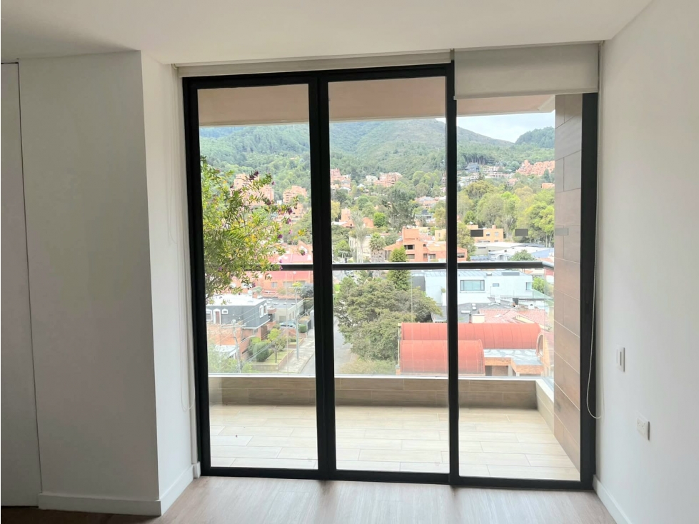 ARRIENDO APARTAESTUDIO CON TERRAZA Y BALCÓN EN SANTA ANA, SENIORS CLUB
