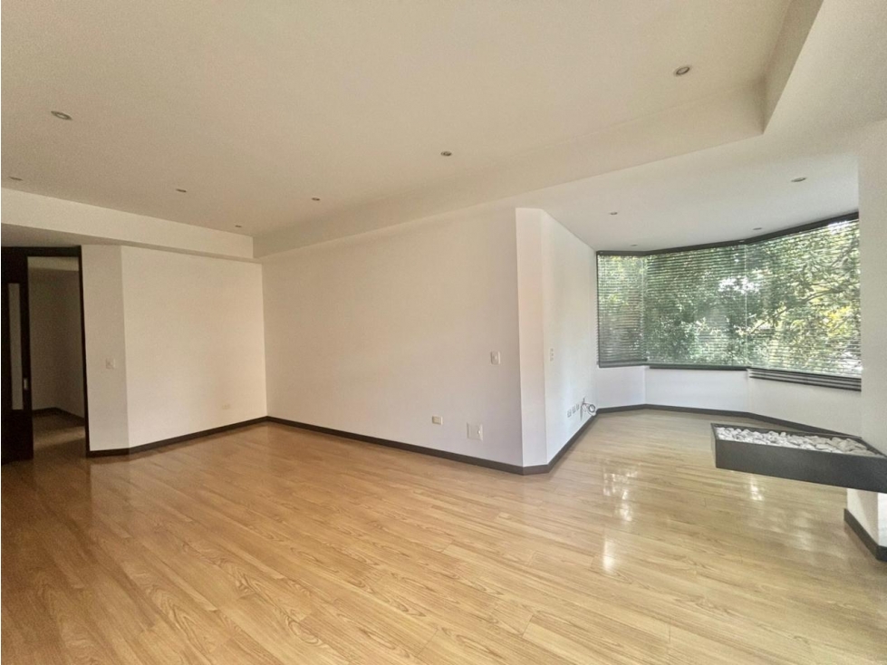 Arriendo lindo apto en Santa Bárbara con 2 balcones — foto 2