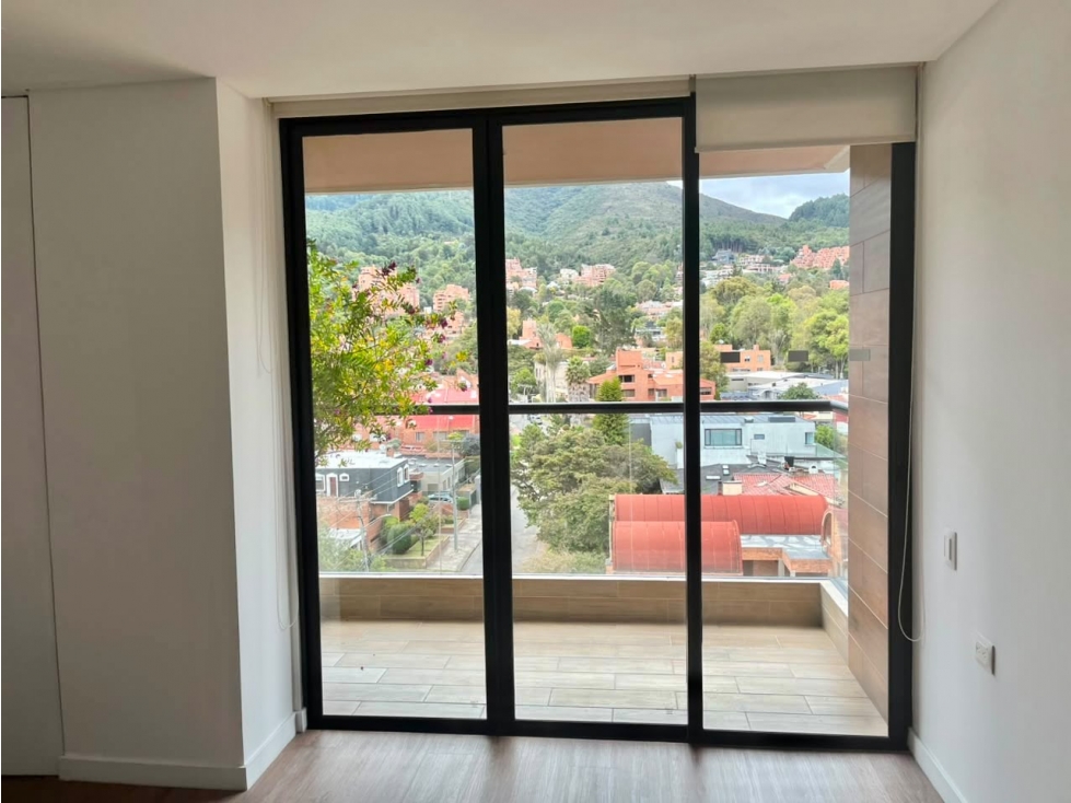 ARRIENDO APARTAESTUDIO EN EDIFICIO SENIOR S CLUB DE SANTA ANA ORIENTAL