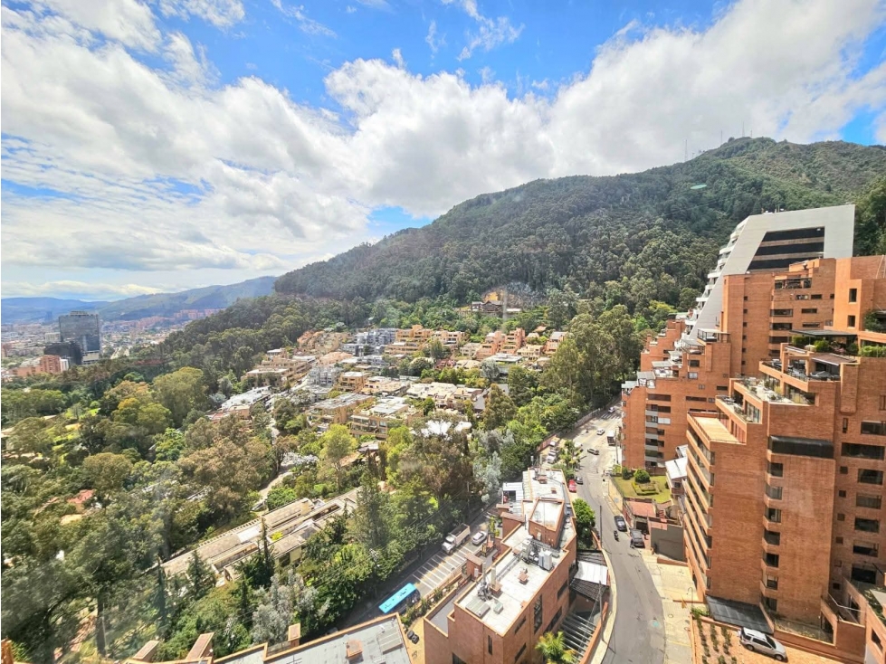 VENDO HERMOSO APARTAMENTO CLASICO DUPLEX EN EL REFUGIO — foto 6