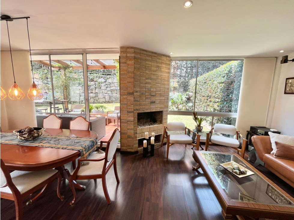 VENDEMOS CASA CON JARDÍN EN PROVENZA BOSQUES DE PROVENZA