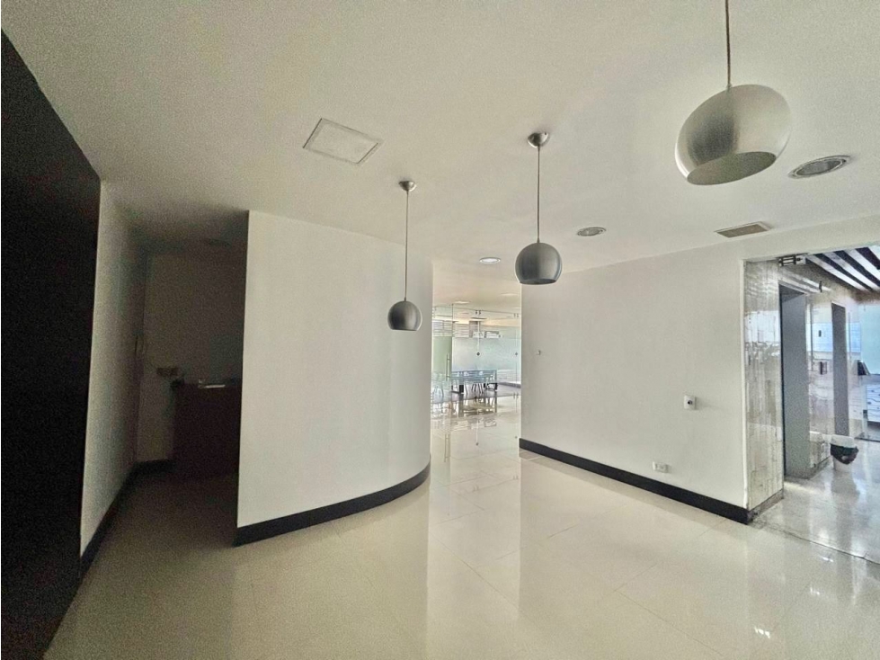 ARRIENDO magnífica OFICINA en Quinta Camacho 97 mts — foto 2