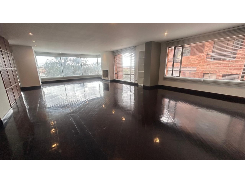 VENDO AMPLIO APARTAMENTO EN ROSALES
