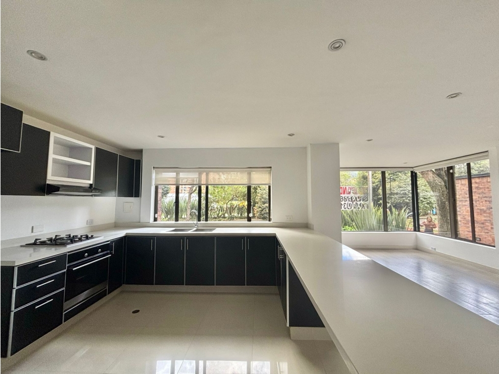 Arriendo moderno apto en La Carolina — foto 3