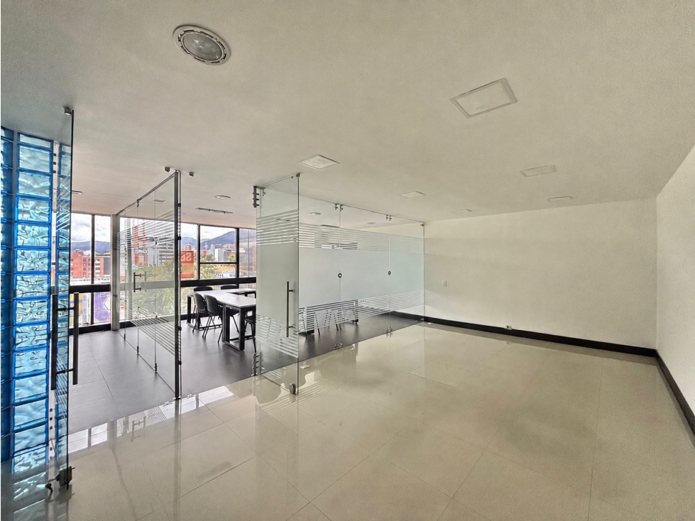 ARRIENDO magnífica OFICINA en Quinta Camacho 97 mts — foto 3