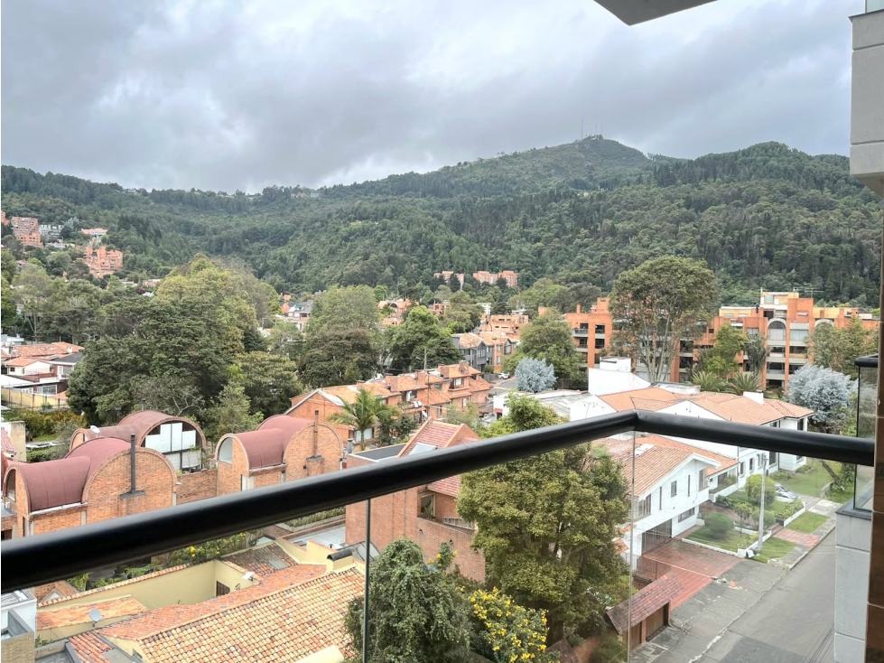 ARRIENDO APARTAESTUDIO CON TERRAZA Y BALCÓN EN SANTA ANA, SENIORS CLUB — foto 3