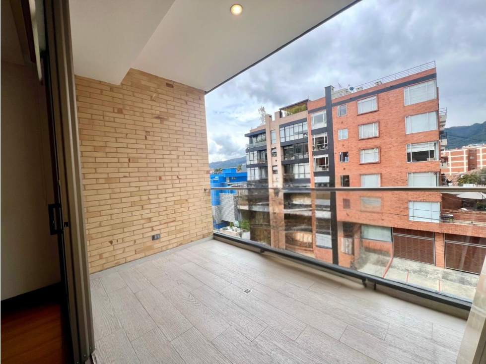 RENTAMOS APTO. CON SUPER BALCON EN SAN PATRICIO — foto 5