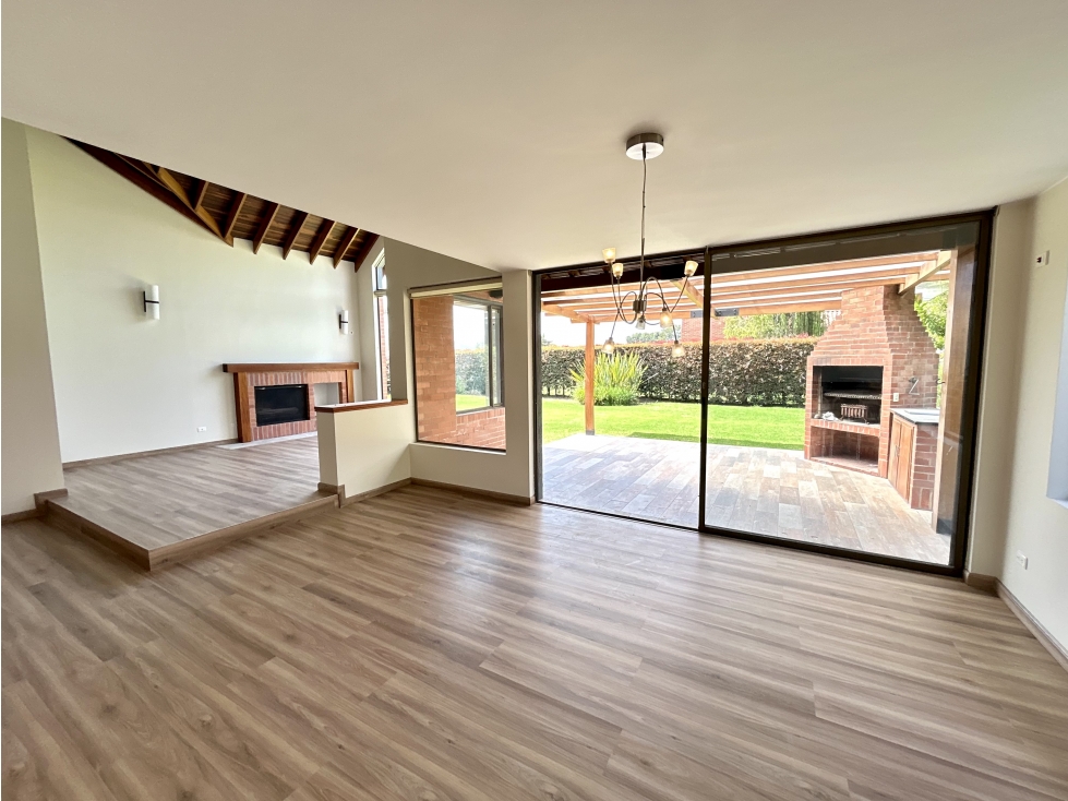 INCREIBLE CASA EN EL MEJOR CONJUNTO DE CAJICA-SAUSALITO VENTA — foto 2