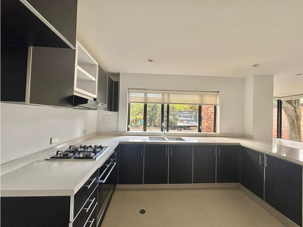 Arriendo moderno apto en La Carolina — foto 4