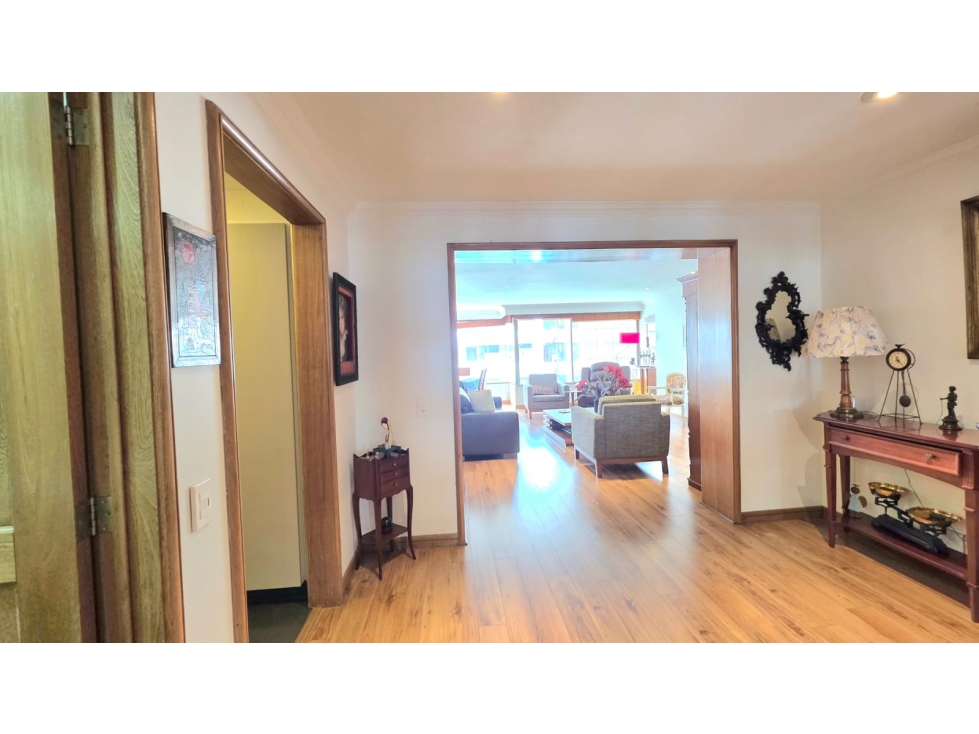 VENDO AMPLIO APARTAMENTO EN SANTA BARBARA - 4