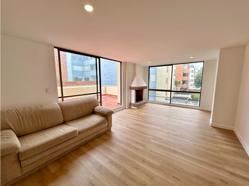 VENDEMOS APARTAMENTO EN SANTA BARBARA-35 MTS DE INCREIBLE TERRAZA