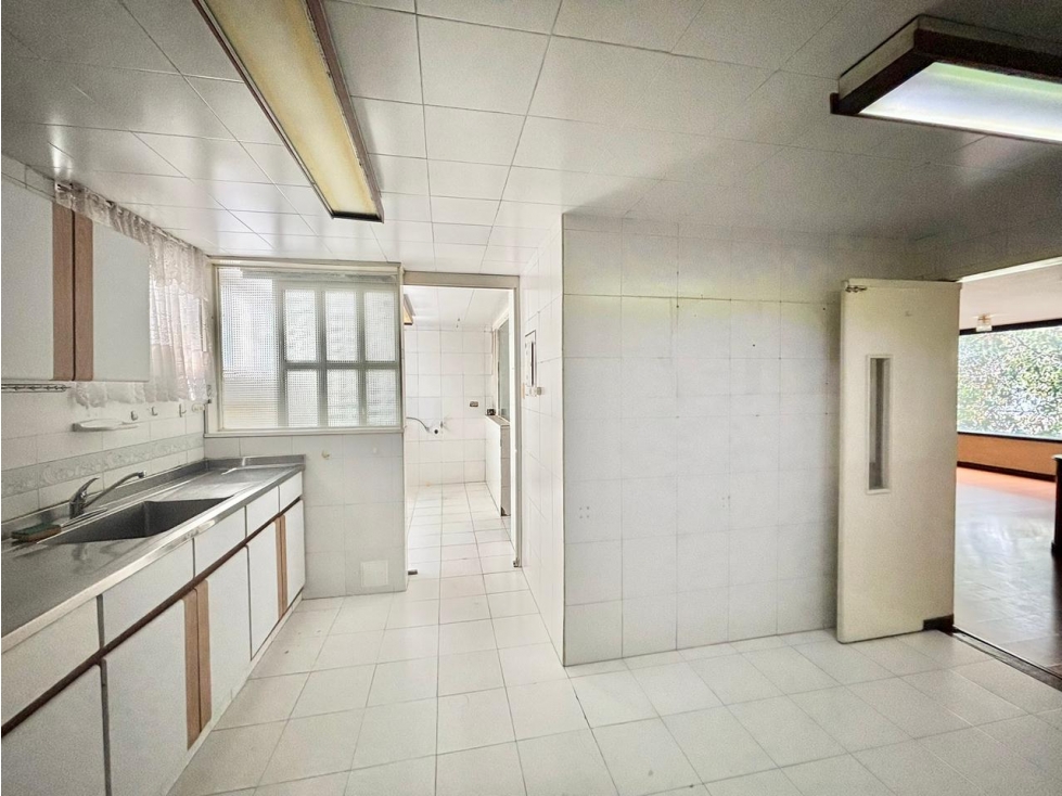 Vendo para remodelar apto en Chicó Reservado — foto 6