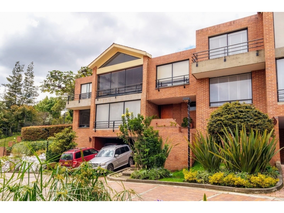 VENDO CASA EN EL CONDOMINIO BALCONES DE LINDARAJA