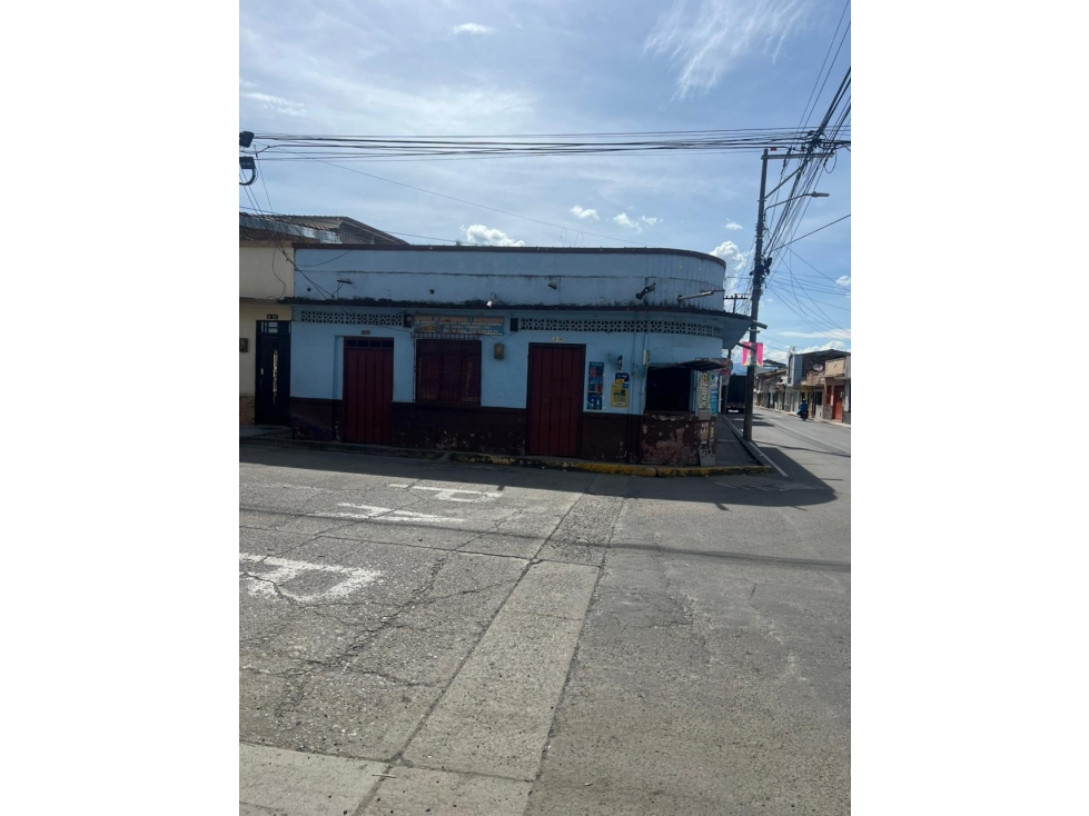 SE VENDE CASA ESQUINERA IDEAL PARA REMODELAR O PROYECTO NUEVO — foto 2