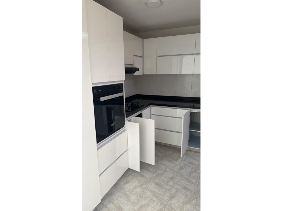 ¡HERMOSA CASA EN VENTA URBANIZACIÃN PORTAL DE ÃLAMOS! — foto 4