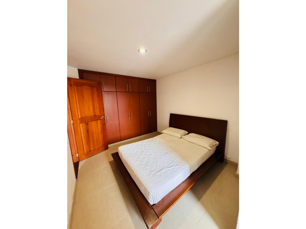 SE VENDE APARTAMENTO EN TORRES DEL PRADO AMPLIO Y COMPLETO — foto 4