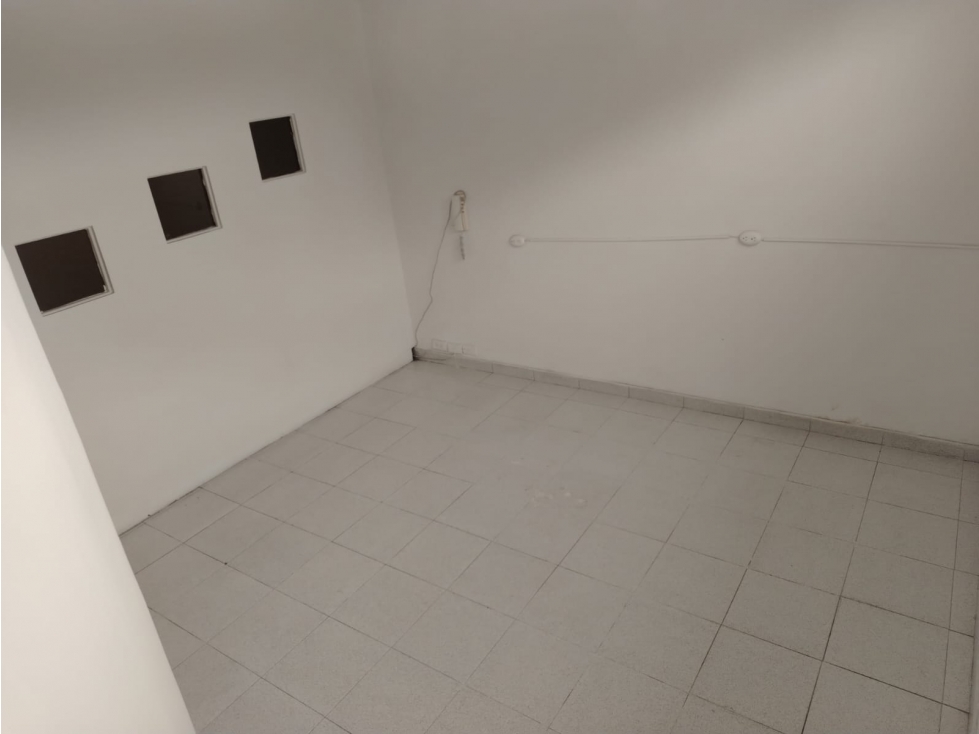SE VENDE OFICINA EN EDIFICIO PASO REAL CENTRO DE LA CIUDAD - 5