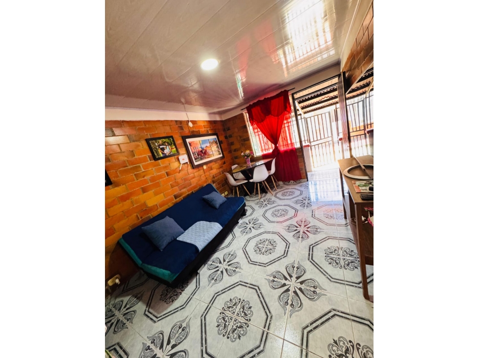 Linda casa en Santa Ana con antejardín y patio — foto 2