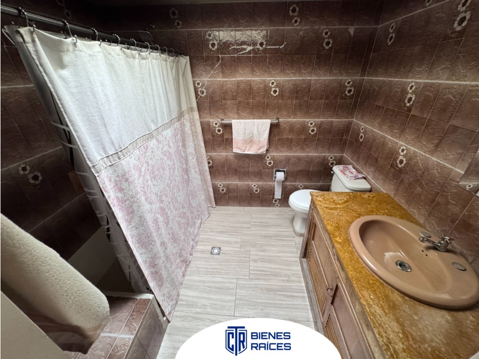 Amplia casa con gran potencial para vivir o invertir — foto 6